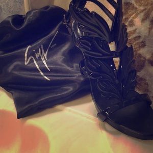 Black Winged Heels Cruel Summer with dustbag 😍